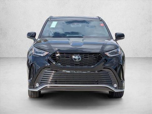 New 2026 Toyota Highlander XSE image 6