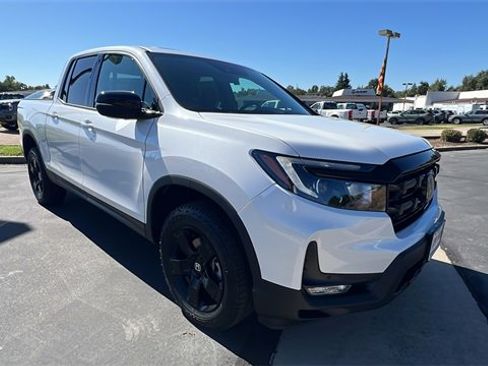 New 2025 Honda Ridgeline Black Edition image 2