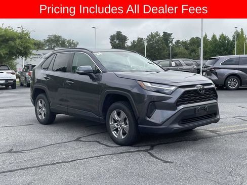 Used 2024 Toyota RAV4 XLE AWD/4WD image 7