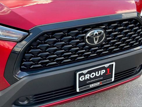 Used 2025 Toyota Corolla Cross LE FWD image 29