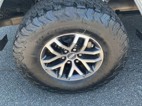 Used 2018 Ford F150 Raptor w/ Equipment Group 801A Mid AWD/4WD image 11