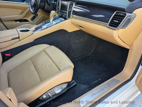 Used 2015 Porsche Panamera S image 12