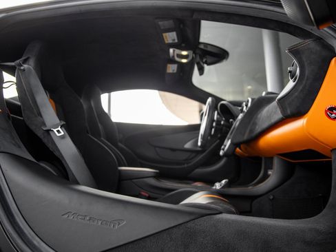 Used 2016 McLaren 570S Coupe RWD image 43