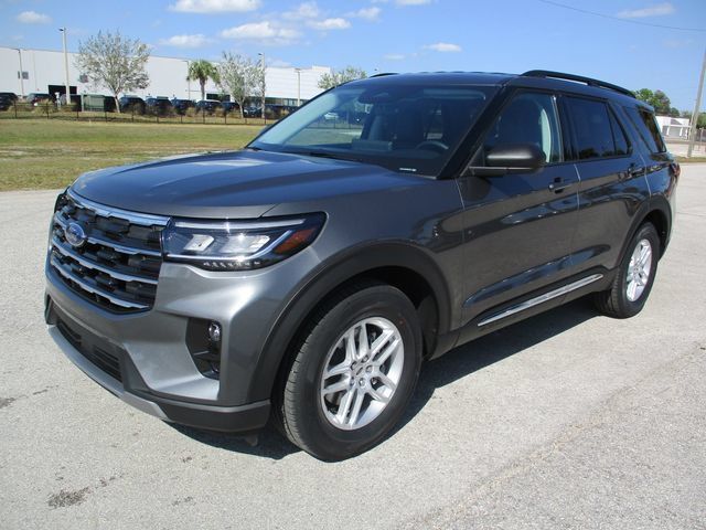 New 2025 Ford Explorer Active w/ Active Comfort Package RWD image 3