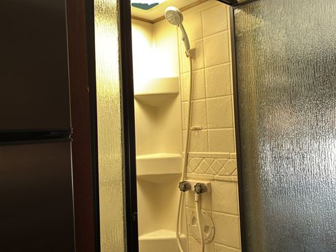 Used 2014 Ford E-450 and Econoline 450 Super Duty w/ Motorhome Prep Package image 21