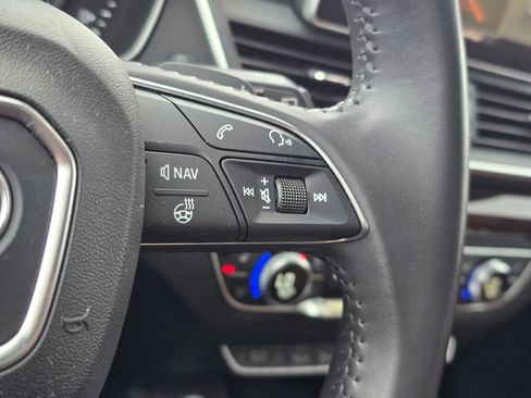 Used 2019 Audi Q5 Prestige w/ Prestige Package image 37