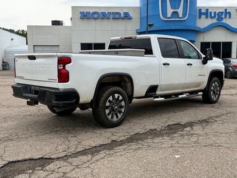 Used 2022 Chevrolet Silverado 2500 Custom w/ Custom Value Package AWD/4WD image 4