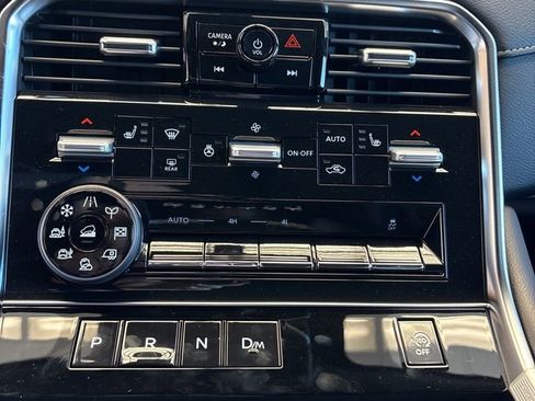 New 2026 Nissan Armada SL w/ Captain's Chari Seat Package image 18