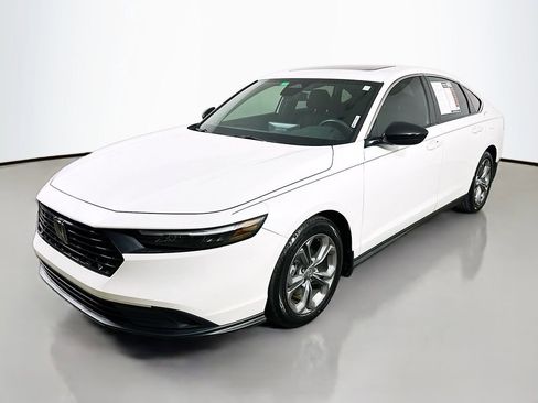 Used 2024 Honda Accord Sport image 3