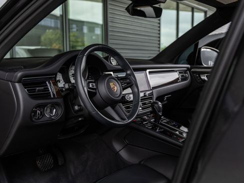 Used 2024 Porsche Macan GTS AWD/4WD image 4