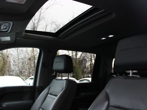 Used 2020 GMC Sierra 3500 Denali w/ Denali Ultimate Package image 19