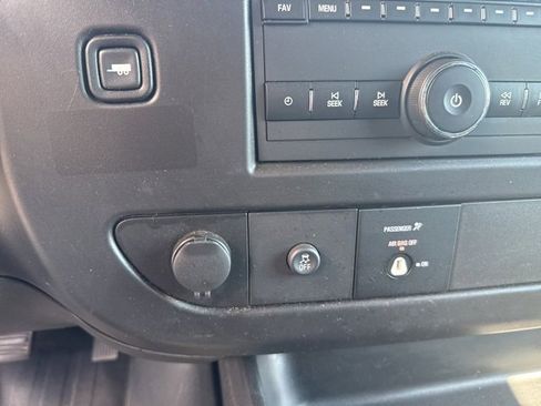 Used 2023 Chevrolet Express 2500 w/ Driver Convenience Package image 17