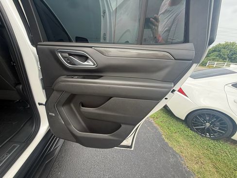Used 2021 GMC Yukon AT4 w/ Rear Media and Nav Package AWD/4WD image 21