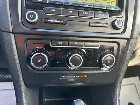 Used 2011 Volkswagen Golf 2.5L PZEV 4dr Hatchback image 19