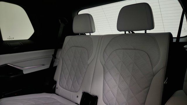 Used 2024 BMW X7 xDrive40i w/ Premium Package AWD/4WD image 48