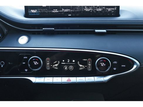 Used 2025 Genesis GV70 2.5T Sport Prestige w/ Sport Prestige Package image 26