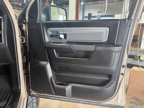 Used 2018 RAM 2500 Power Wagon w/ Leather & Luxury Group AWD/4WD image 30