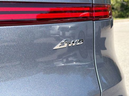 Used 2026 Genesis GV70 2.5T Advanced image 47