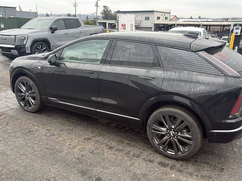 Used 2025 Cadillac Optiq Sport 2 image 2