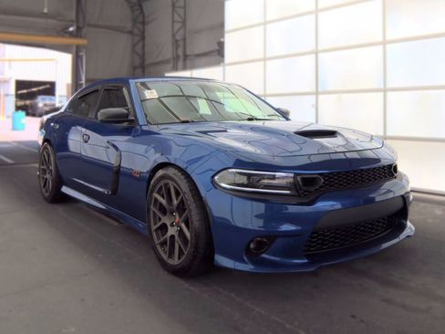 Used 2018 Dodge Charger R/T Scat Pack RWD image 3
