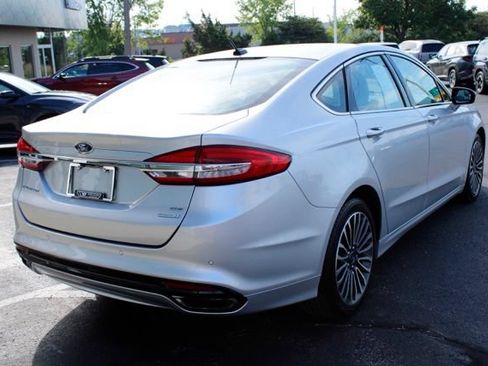 Used 2017 Ford Fusion SE w/ Fusion SE Technology Package FWD image 5