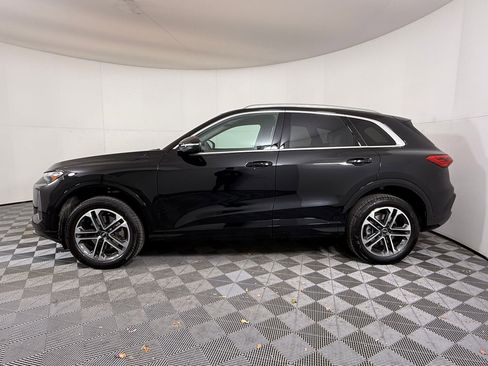 Certified 2025 Audi Q5 Premium w/ Convenience Package image 2