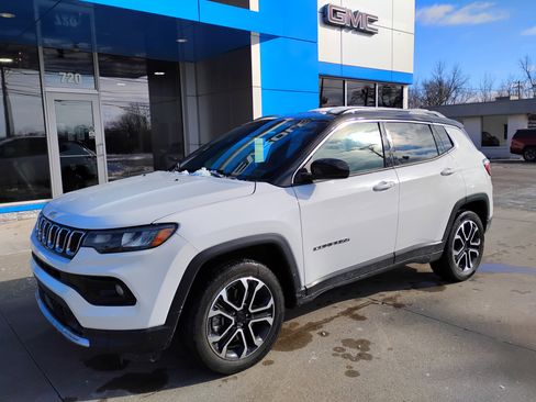 Used 2023 Jeep Compass Limited image 6