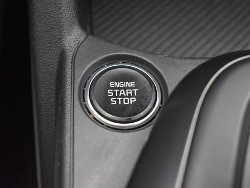 Used 2025 Kia K4 FWD image 28