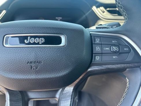Used 2024 Jeep Grand Cherokee L Limited w/ Black Appearance Package AWD/4WD image 33