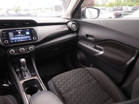 Used 2024 Nissan Kicks SV FWD image 24