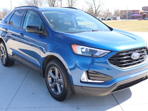 Used 2024 Ford Edge SEL w/ Sport Appearance Package image 3
