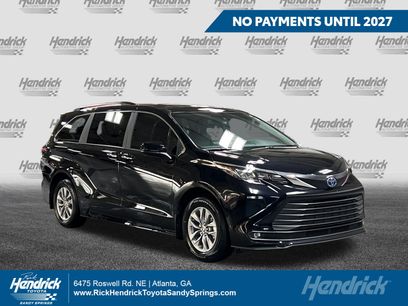 Used 2025 Toyota Sienna XLE
