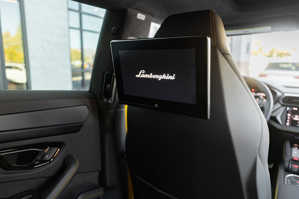 Used 2025 Lamborghini Urus SE AWD/4WD image 29