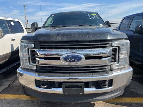 Used 2019 Ford F250 XLT w/ FX4 Off-Road Package image 22