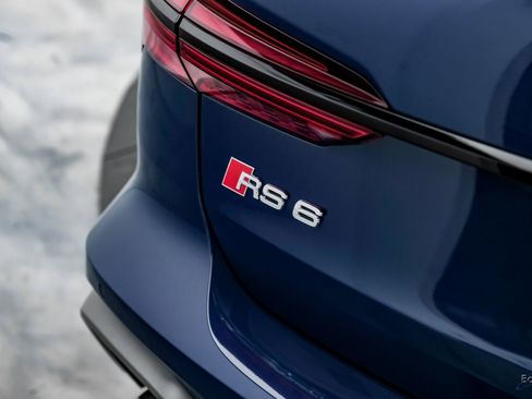 Used 2025 Audi RS 6 performance image 27