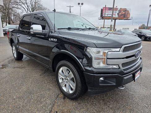 Used 2018 Ford F150 Platinum w/ Equipment Group 701A Luxury image 3