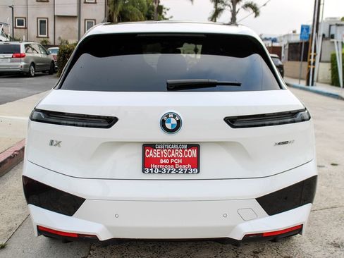 Used 2024 BMW iX xDrive50 w/ Premium Package AWD/4WD image 4