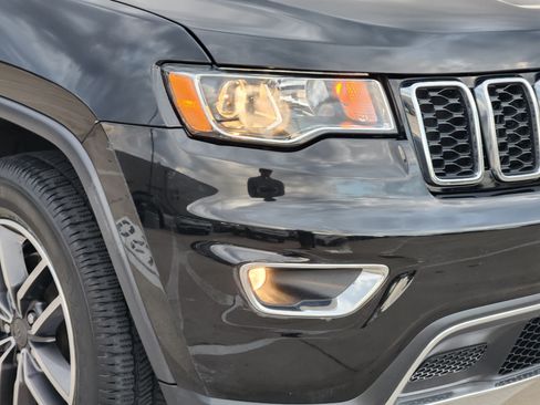 Used 2019 Jeep Grand Cherokee Limited AWD/4WD image 7