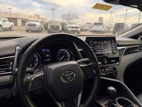 Used 2021 Toyota Camry SE image 15
