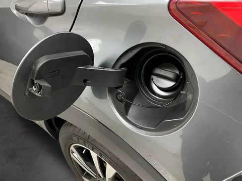 Used 2019 Nissan Kicks SV FWD image 27