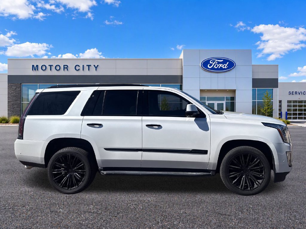 Used 2019 Cadillac Escalade Luxury RWD image 10