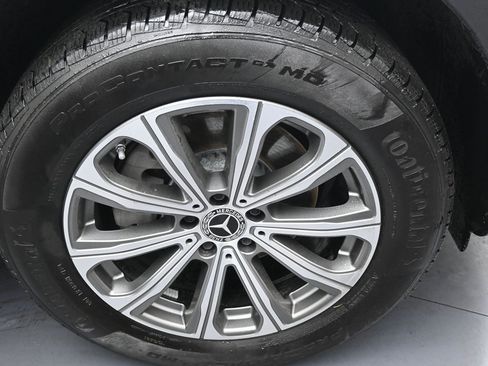 Used 2024 Mercedes-Benz GLC 300 4MATIC image 38