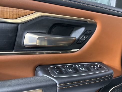 Used 2022 RAM 1500 Limited w/ Bed Utility Group image 9