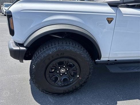 New 2025 Ford Bronco Badlands w/ Sasquatch Package image 9