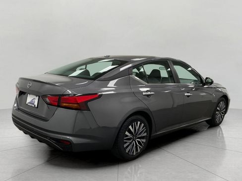 Certified 2025 Nissan Altima 2.5 SV FWD image 32