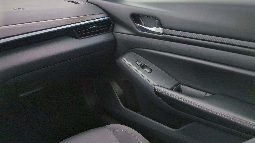 Certified 2025 Nissan Altima 2.5 SV FWD image 12
