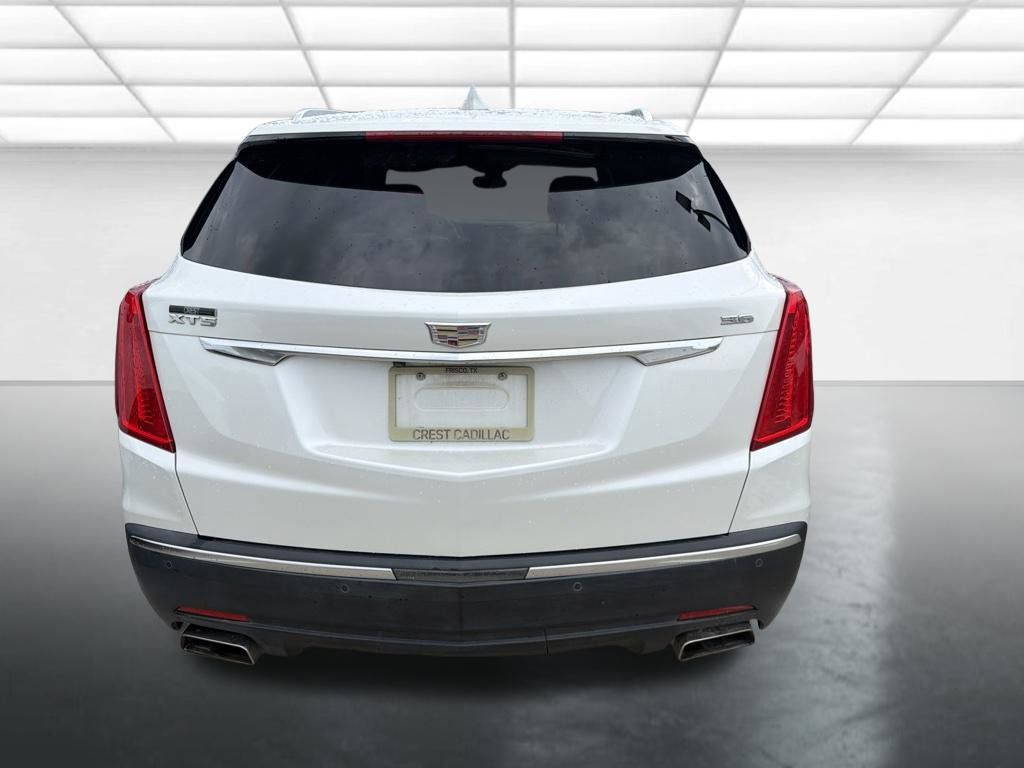 Used 2018 Cadillac XT5 Luxury w/ Driver Awareness Package FWD image 3