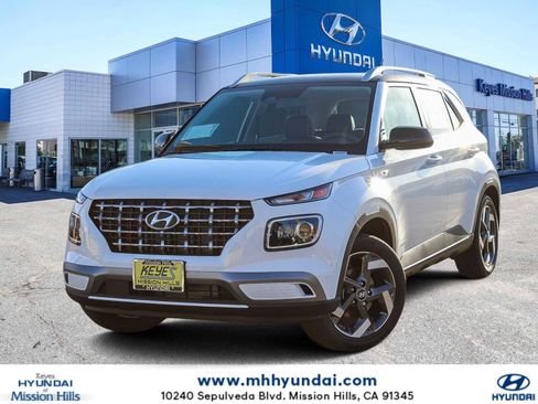 New 2025 Hyundai Venue Limited image 1