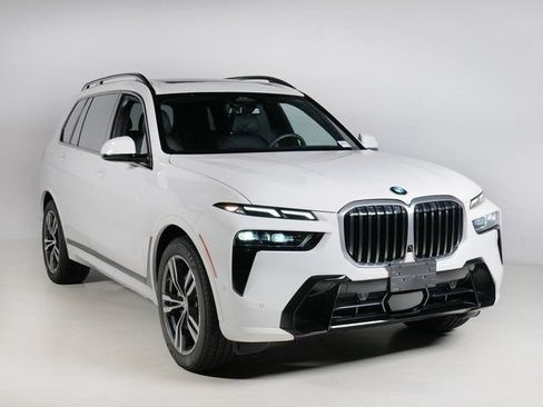 Used 2026 BMW X7 xDrive40i w/ M Sport Package AWD/4WD image 7