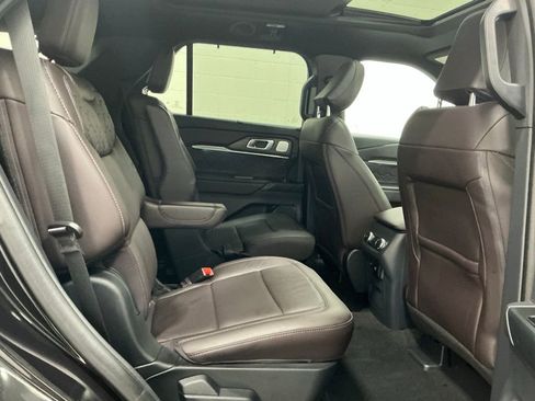 Used 2025 Ford Explorer Platinum w/ Ultimate Package AWD/4WD image 26
